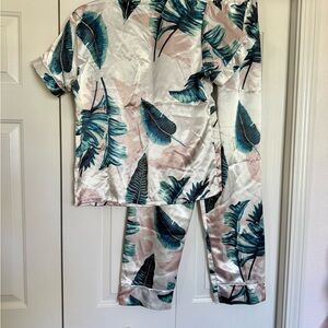 Women’s Satin Tropical Leaf Pajama Set Short Sleeve and Pants Size L